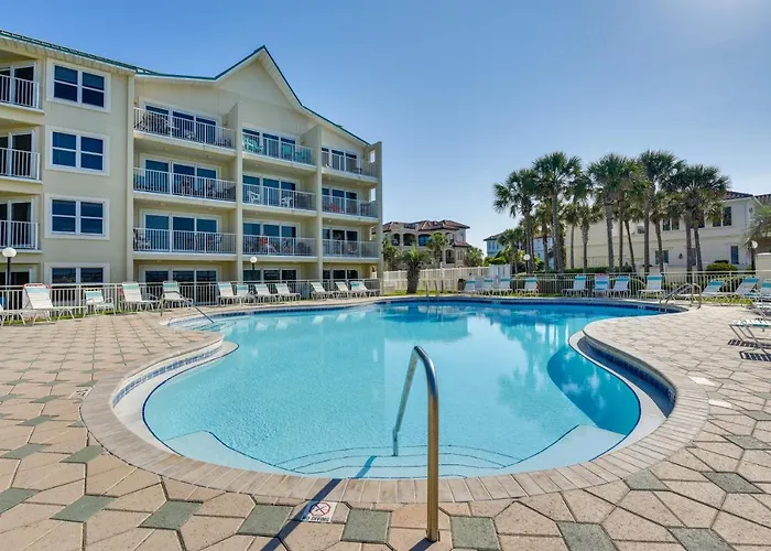 Well-Appointed Family Condo On Miramar Beach!